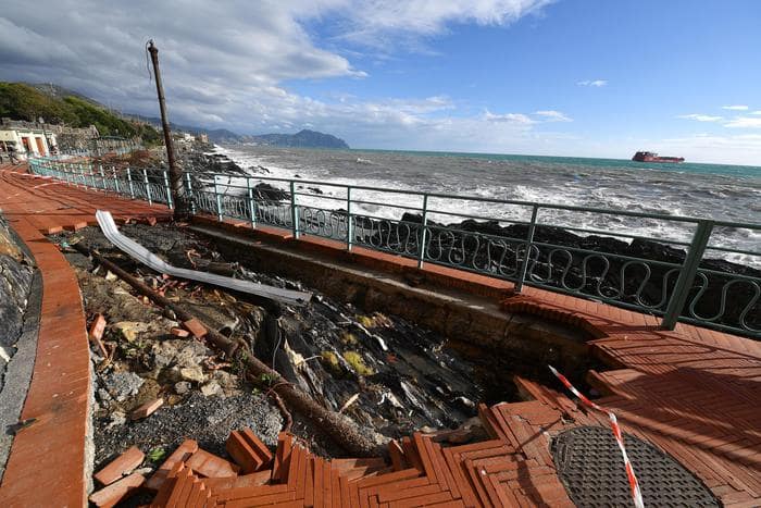 Genova allagata, mareggiata 10 novembre lascia isolata frazione San Carlo di Cese