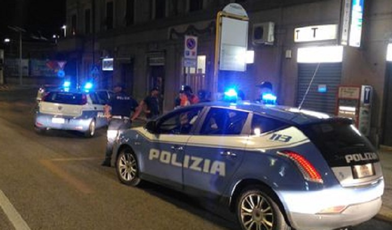 Cava dei Tirreni (Salerno): ragazzini travestiti per Halloween assaltano un pullman: due feriti (foto d'archivio Ansa)