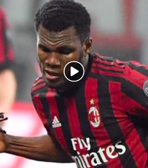 Higuain toglie il pallone a Kessie e sbaglia il rigore, tifosi lo attaccano