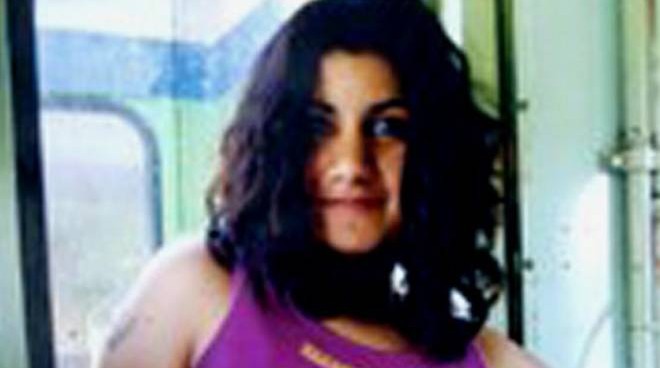 Hina Saleem. Il fratello stacca la foto sulla lapide: "Troppo scoperta". Fu uccisa dal padre