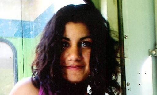 Hina Saleem, foto sulla lapide strappata via dal fratello: "Non era rispettosa"