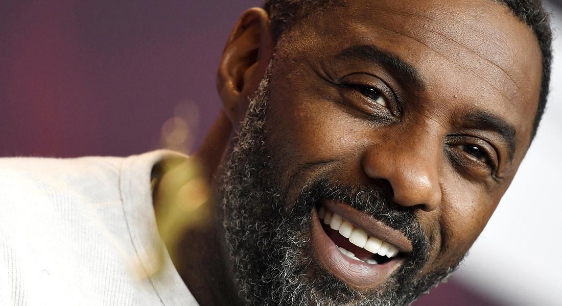 Idris Elba uomo più sexy del mondo 2018: "Mia madre sarà orgogliosa"