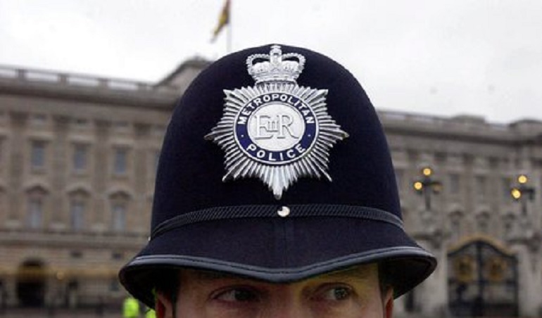 Inghilterra, svuotano la casa della mamma morta e trovano... i resti di un fratellino (foto d'archivio Ansa)