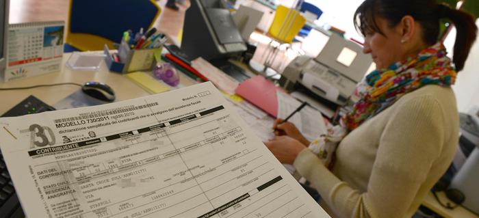 Reddito di cittadinanza: a Crotone una famiglia su 4, a Napoli una su cinque. A Bolzano una su 40