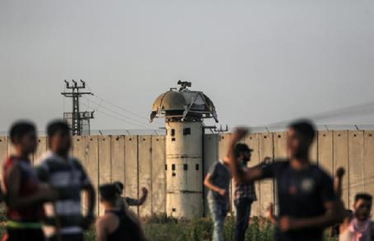 Israale, autobus colpito da un razzo lanciato dalla Striscia di Gaza. Suonano le sirene di allarme (foto d'archivio Ansa)