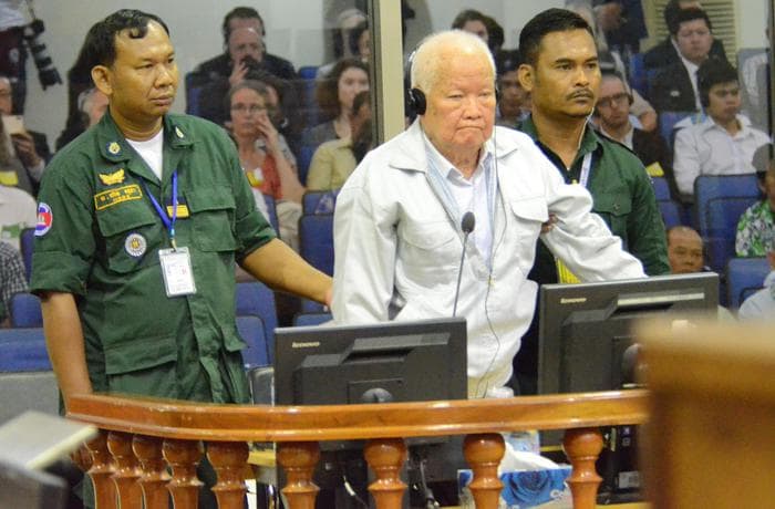 Cambogia: gli ultimi due feroci capi dei Khmer rossi condannati anche per genocidio