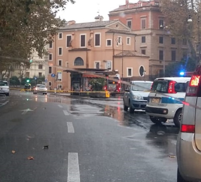 Roma, Lungotevere de' Cenci chiuso all'altezza della Sinagoga7
