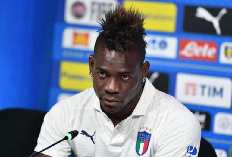 Mario Balotelli e lo sfogo su Instagram: "Voi razzisti siete la parte malata di questo mondo" (foto Ansa)