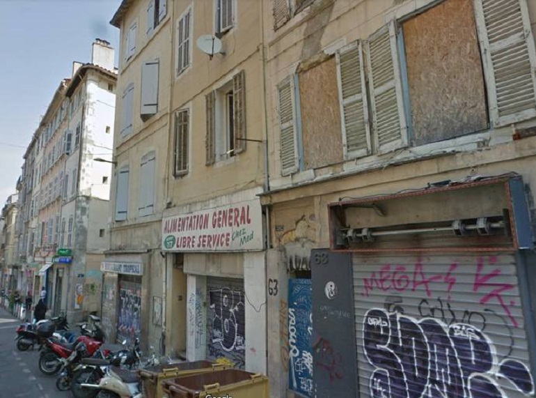 Marsiglia e i due palazzi crollati in centro: tra i dispersi c'è anche una ragazza italiana (foto Ansa)