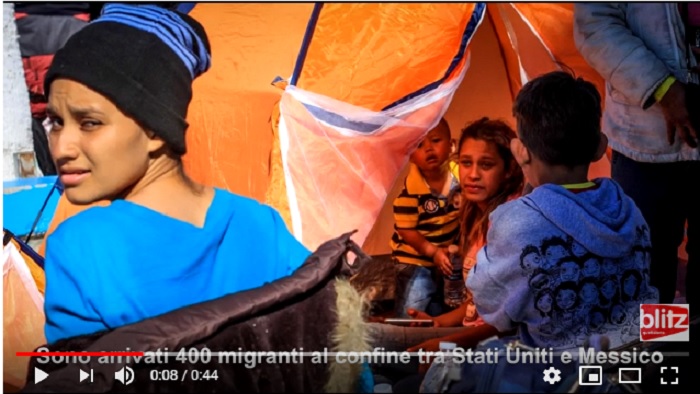 Messico: 400 persone in fuga dalla violenza raggiungono la frontiera Americana con la speranza di una vita migliore IL VIDEO