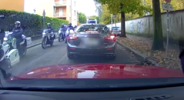 Monza auto in retromarcia