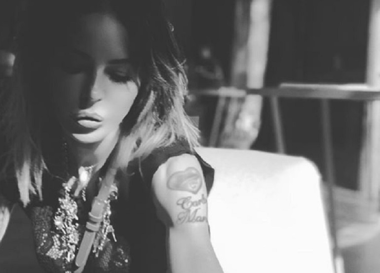 Fabrizio Corona scrive a Nina Moric: "Ti voglio bene...". E lei risponde così