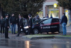 Pieve Modolena, Francesco Amato barricato in posta: carabinieri liberano gli ostaggi 9