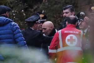 Pieve Modolena, Francesco Amato barricato in posta: carabinieri liberano gli ostaggi 6
