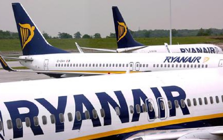 Ryanair e Wizz Air, stop dell'antitrust al supplemento bagaglio a mano (foto Ansa)