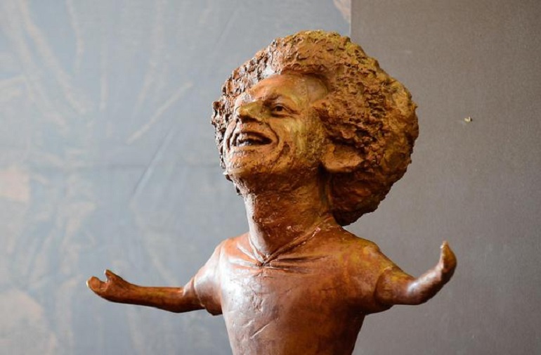 Salah, una statua per il calciatore egiziano ma... è decisamente brutta (foto Ansa)