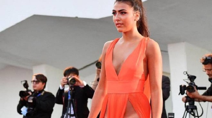 GfVip, Francesco Monte e Giulia Salemi: baci appassionati nella caverna