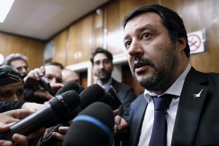Manovra, Salvini "gioca" coi decimali deficit: "2,2 o 2,4 o 2,6... Conta la serietà"