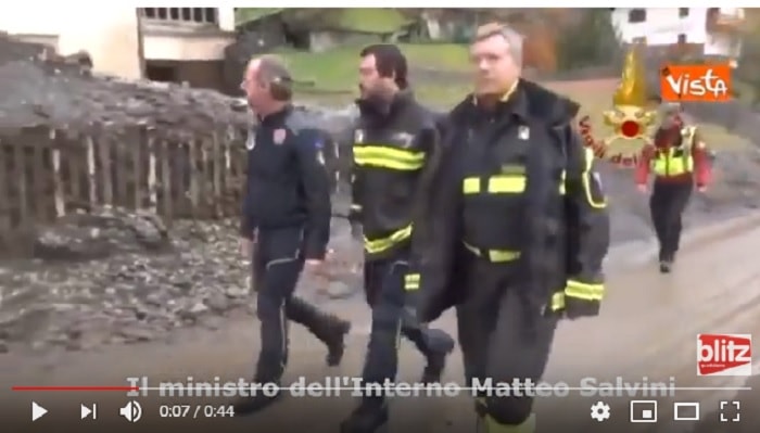 Matteo Salvini nel bellunese per fare un sopralluogo dopo il disastro del maltempo con l'elicottero