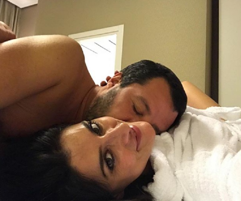 Isoardi-Salvini, parla Gio Evan: "La foto potrebbe essere usata nei pacchetti dei preservativi"