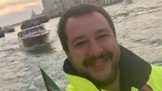 Maltempo: Matteo Salvini e la FOTO sorridente. Polemiche sui social, lui: "Me ne frego"2