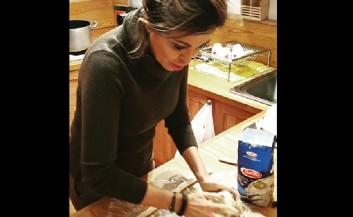 Politica italiana dalla padella alla brace. E giovedì gnocchi dalla Santanché FOTO