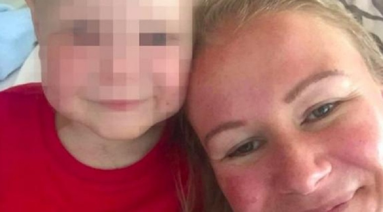 Regno Unito, l'occhio del bambino lacrima: a 4 anni ha il sarcoma di erwing