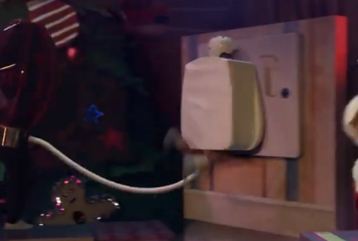 Sainsbury's, lo spot di Natale col "bimbo spina" e la ragazzina timida che canta