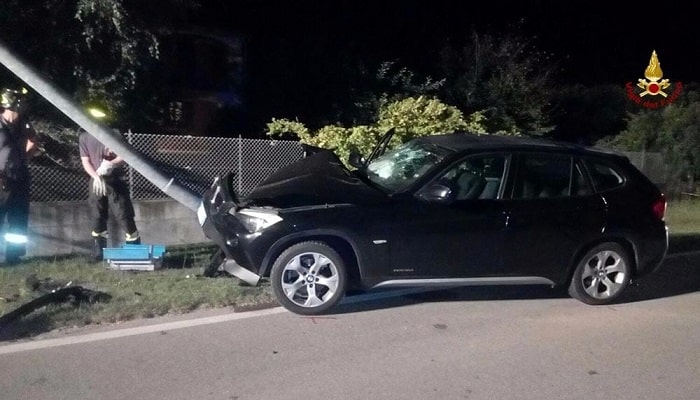 Mascarino di San Giorgio di Piano (Bologna): vedono carabinieri, fuggono, si schiantano, muoiono