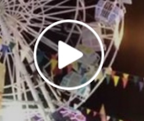 Ruota panoramica, gondola si ribalta: tragedia al luna park VIDEO