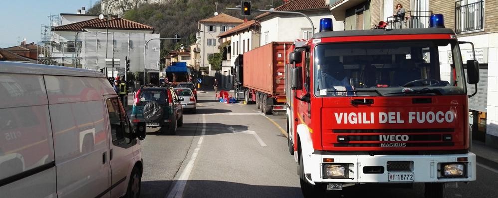 San Giovanni Bianco, esplode bombola del gas: distrutta una palazzina