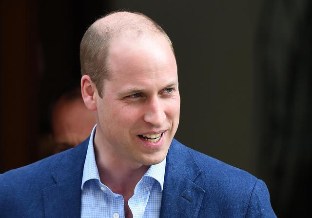 Facebook, principe William accusa: "I profitti lo distraggono dalla lotta a cyberbullismo e fake news"