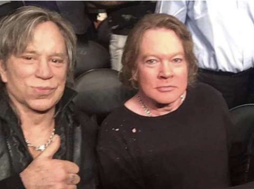 Axl Rose e Mickey Rourke irriconoscibili, la FOTO scattata durante un incontro di boxe