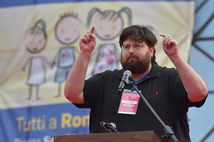 Mario Adinolfi: "I veri discriminati sono gli obesi, i disabili e le persone di colore"