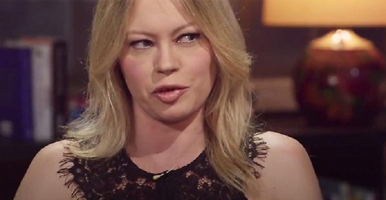 Anna Falchi racconta: "Un ministro di sinistra ci provò con me. Sotto al tavolo..."