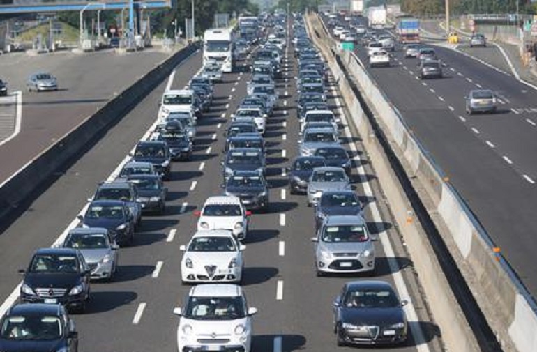 Autostrade per l'Italia: "Viadotti pericolosi? Dalle verifiche nessuna situazione di rischio" (foto Ansa)