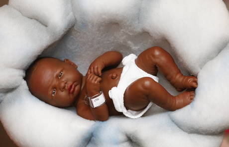 Codroipo (Ud): no al multiculturalismo, Comune vieta i bambolotti con la pelle scura all'asilo