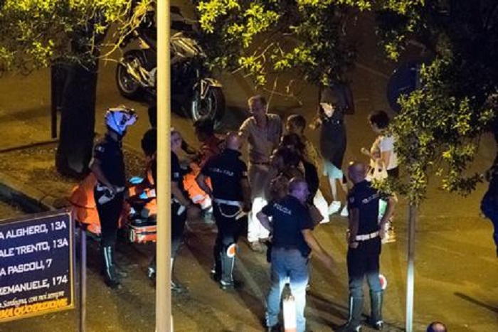 Palermo, "dacci tre euro": venditore di rose pestato da branco di minorenni