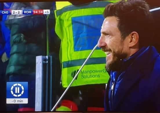 Cagliari pareggia al 95' in nove uomini, Di Francesco sorride in panchina