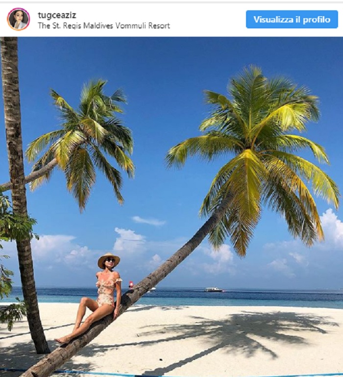 Il post della moglie di Aziz su Instragram