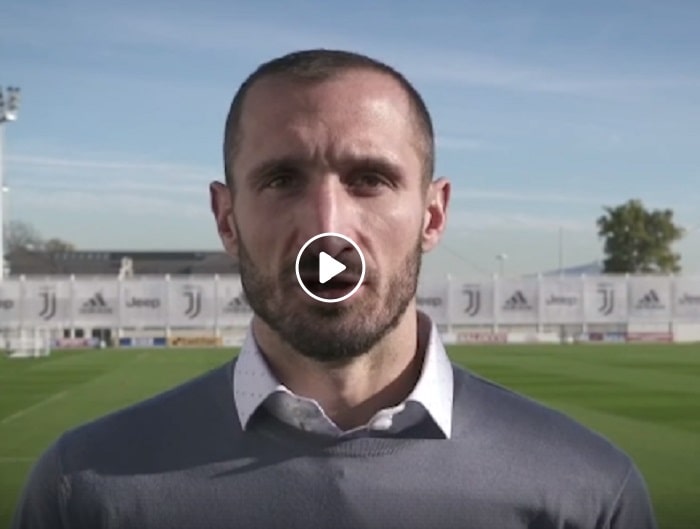 Giorgio Chiellini fa gli auguri di Buon Natale ai militari italiani all'estero VIDEO