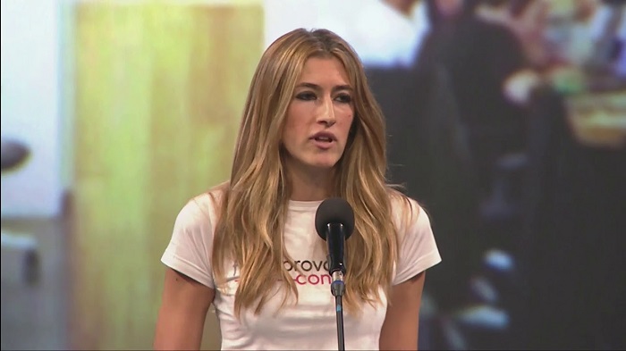 Annalisa Chirico: "Per uno scoop ho anche sedotto un uomo. Io sono una che si dà..."