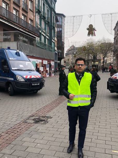 Angelo Ciocca col gilet giallo (foto Ansa)