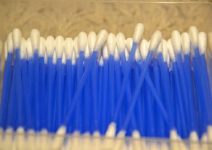 Cotton fioc fatti in plastica addio: da gennaio 2019 solo quelli biodegradabili