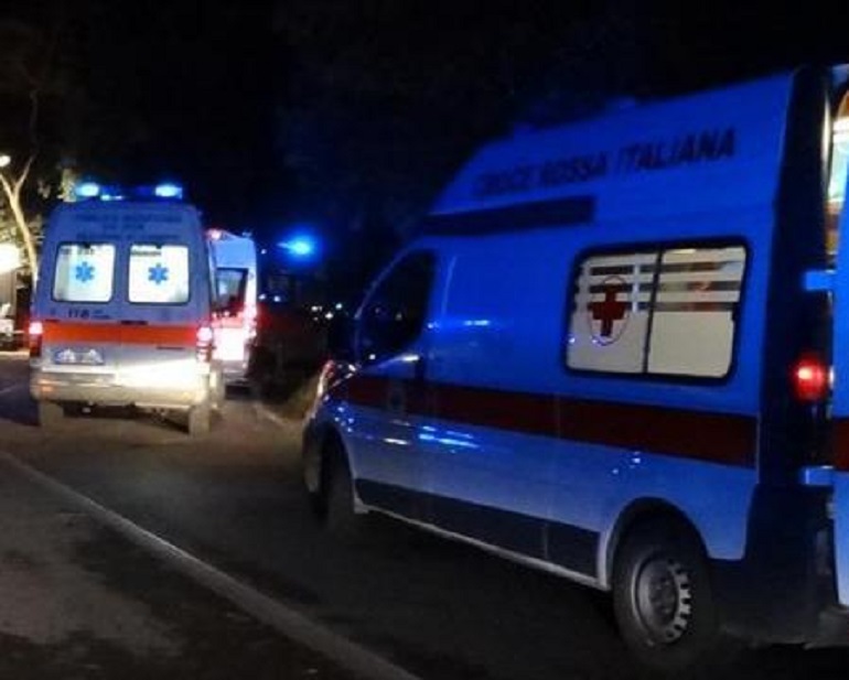 Delas Alas, morto il ragazzo investito mentre aspettava il bus a Corsico (Milano) (foto Ansa)