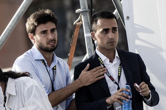 Di Battista, dopo Di Maio un'altra famiglia che lavora. Pagare debiti e dipendenti? Anche no
