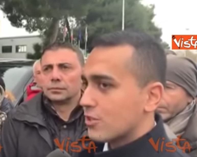 Di Maio: "Reddito di cittadinanza si fa. E' nel contratto con Salvini" VIDEO