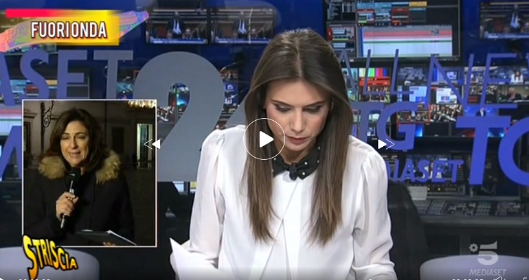 TgCom24, il fuorionda mostrato da Striscia la Notizia. Elena Tambini contro la Cannavò: "E' una cretina"