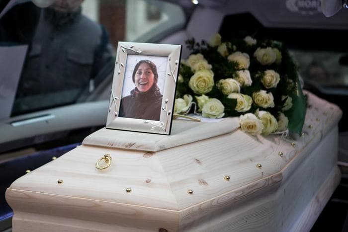 Eleonora Girolimini, funerali a Senigallia per la mamma morta per proteggere la figlia in discoteca