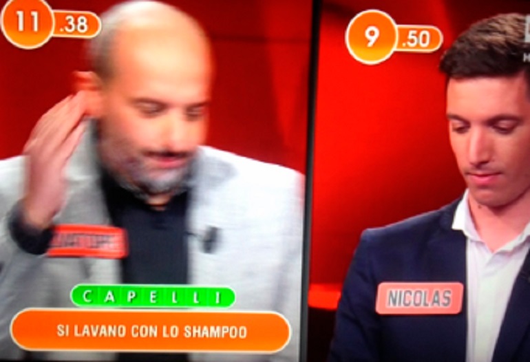 L'Eredità, la domanda cattiva al concorrente (calvo): "Si lavano con lo shampoo..."